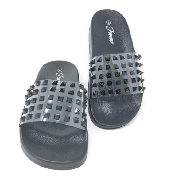 LAST ONE SIZE 5.5 !!! Studded Slide in Black - Picture 3 of 4